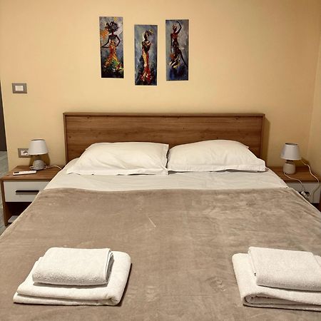 Urban Apartment In Blloku ติรานา ภายนอก รูปภาพ