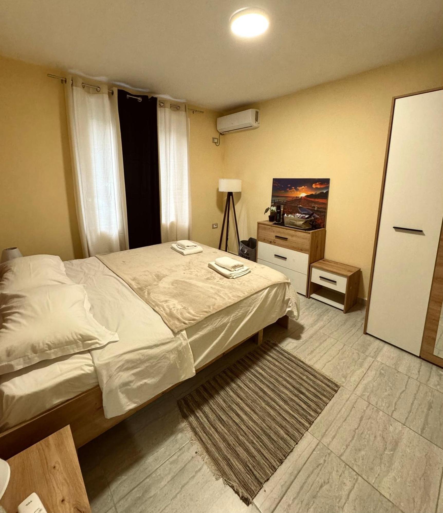 Urban Apartment In Blloku ติรานา ภายนอก รูปภาพ